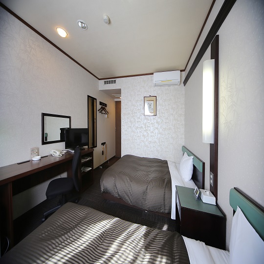 ◆ツインルーム　ゆったりとした客室（松本城は見えない方角です）