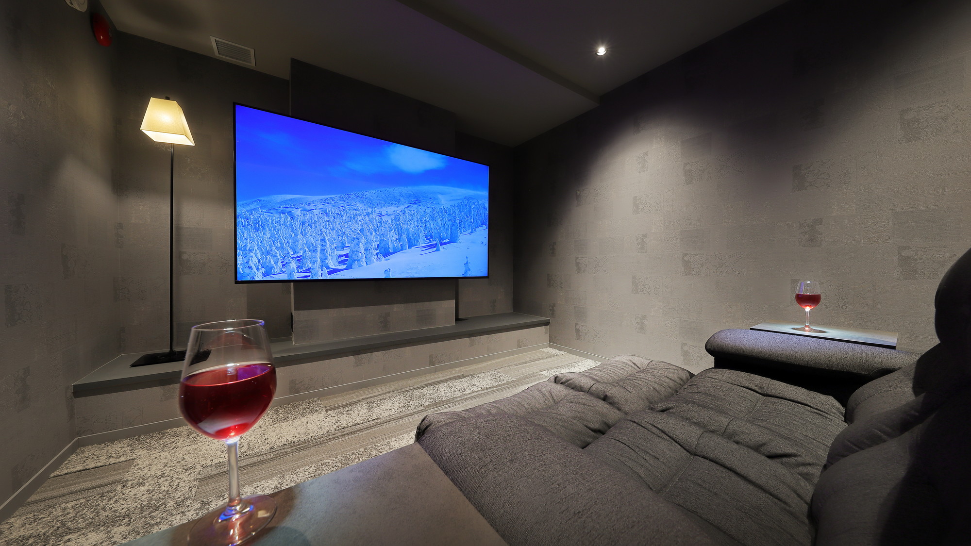 【茶寮プレミアムスイート】セルフロウリュサウナ＋露天風呂＋シアタールーム