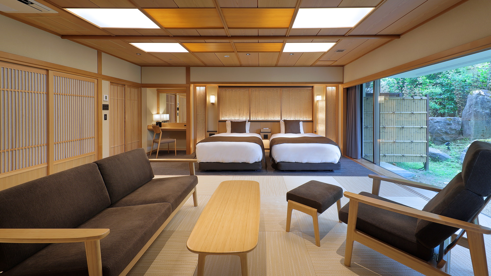 【茶寮プレミアムジュニアスイート:湯殿】ゆっくりと上質な時間が流れる当客室が旅を更にムードあるものへ