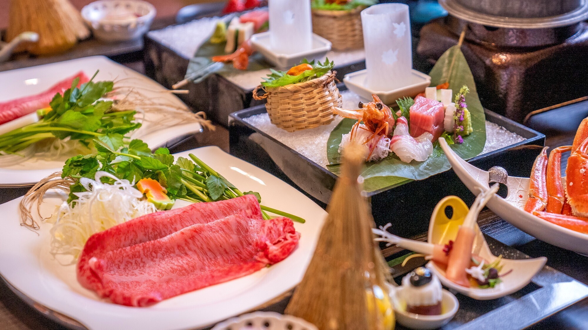 【冬の味覚】山形の食が詰まった、ズワイ蟹と山形牛の山椒しゃぶしゃぶ会席