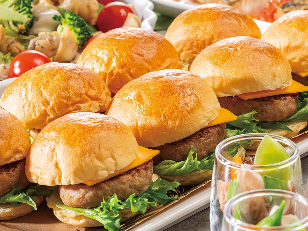 《17:00-18:40》米沢牛サーロインステーキ食べ放題！(2食付／パークチケット購入可能)