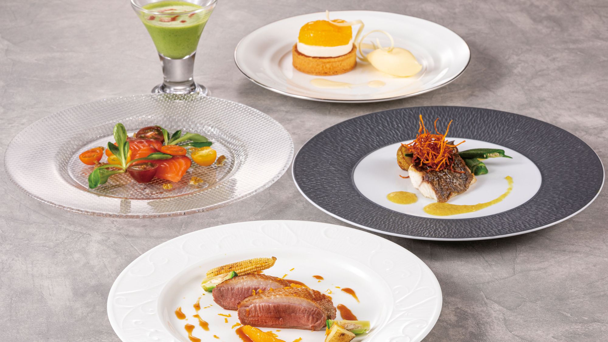 【入店時間18:00】ホテル最上階で楽しむフレンチフルコースプラン（2食付／パークチケット購入可)