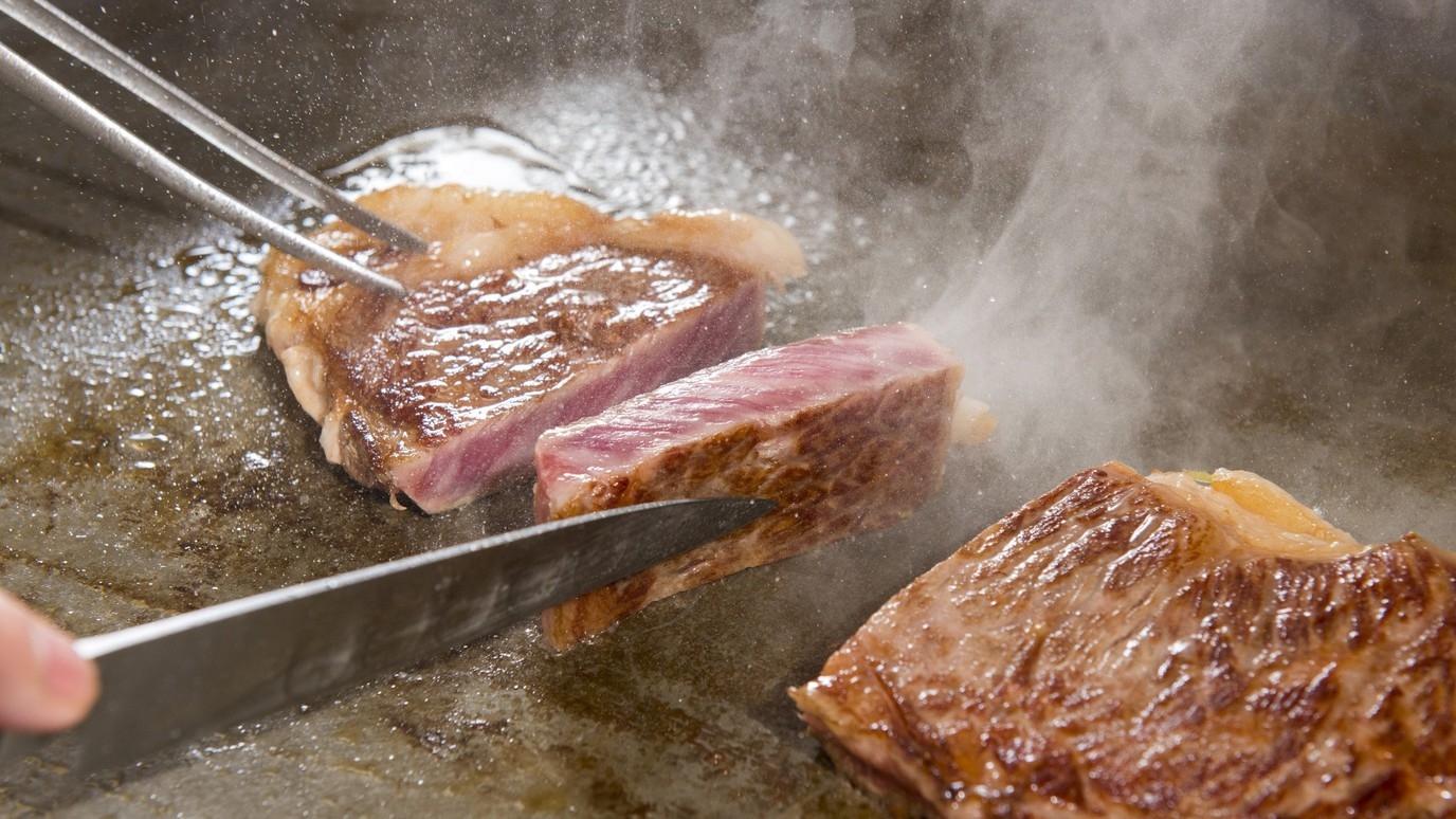 ステーキ＆アジアンフードビュッフェ付きプラン(2食付き／パークチケット購入可能)