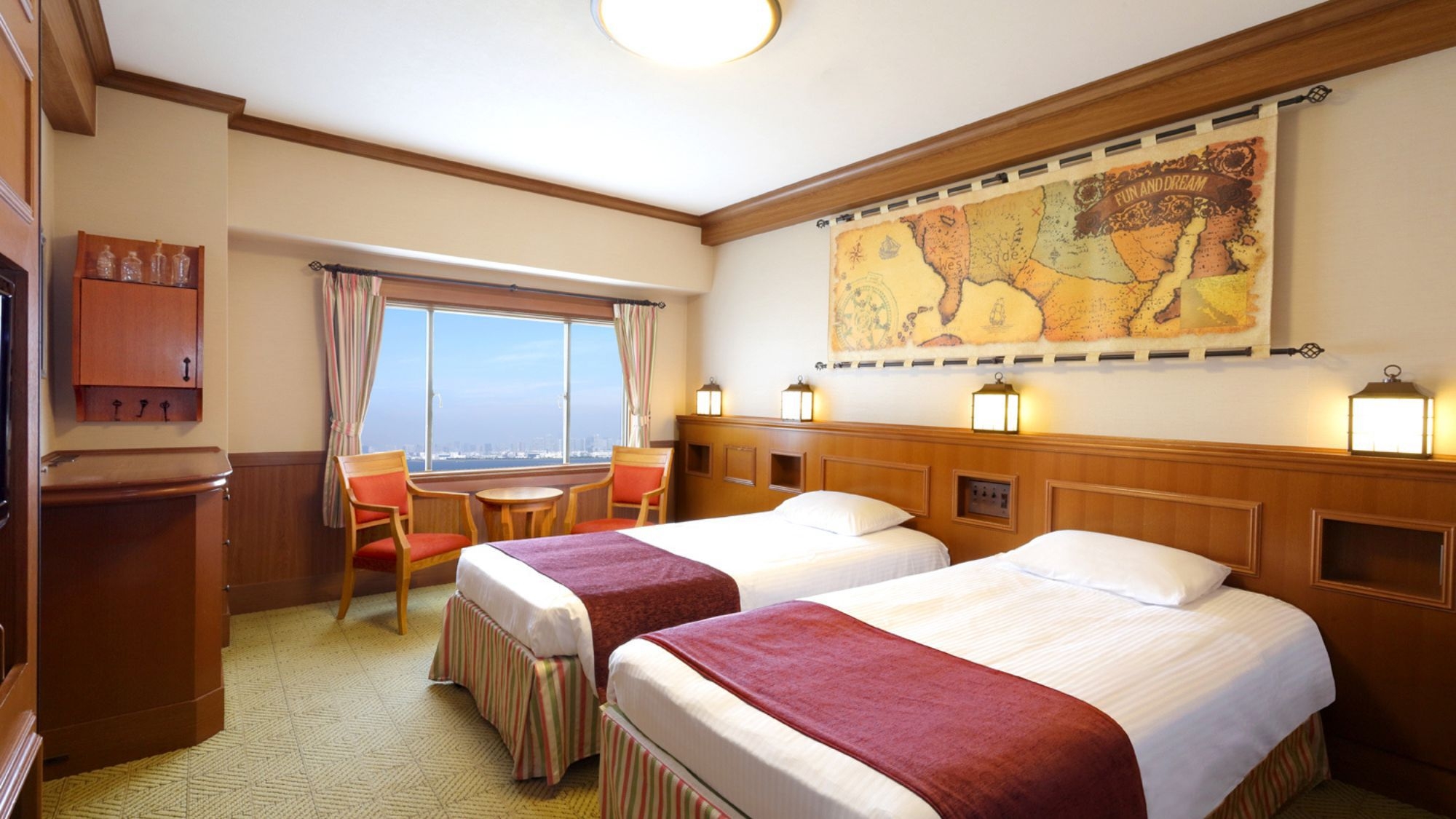 【駐車場無料特典】夏旅満喫♪車でも安心　夢のつづきをお部屋で(お食事なし／パークチケット購入可能)