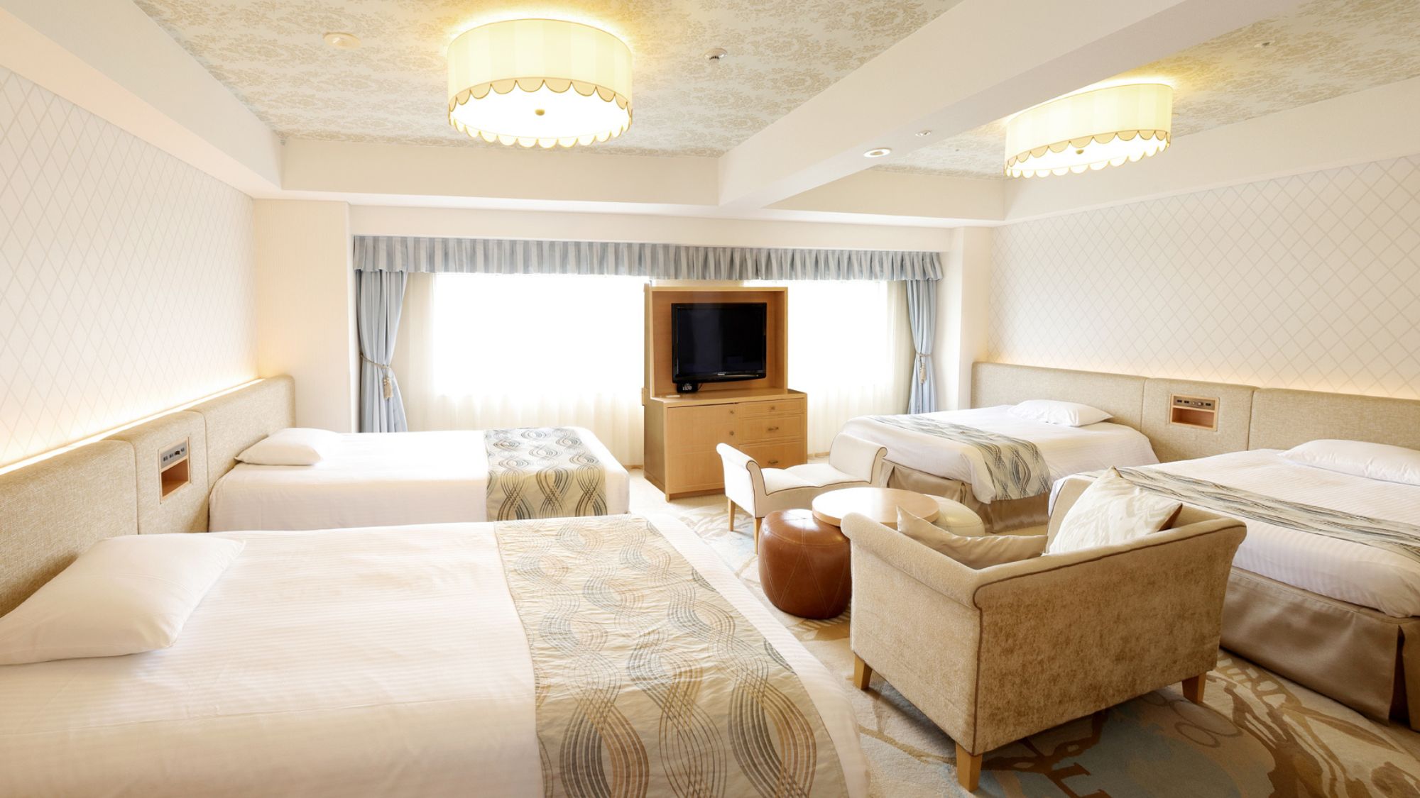  「飛び出す絵本の世界」がコンセプト『デラックスファミリールーム』