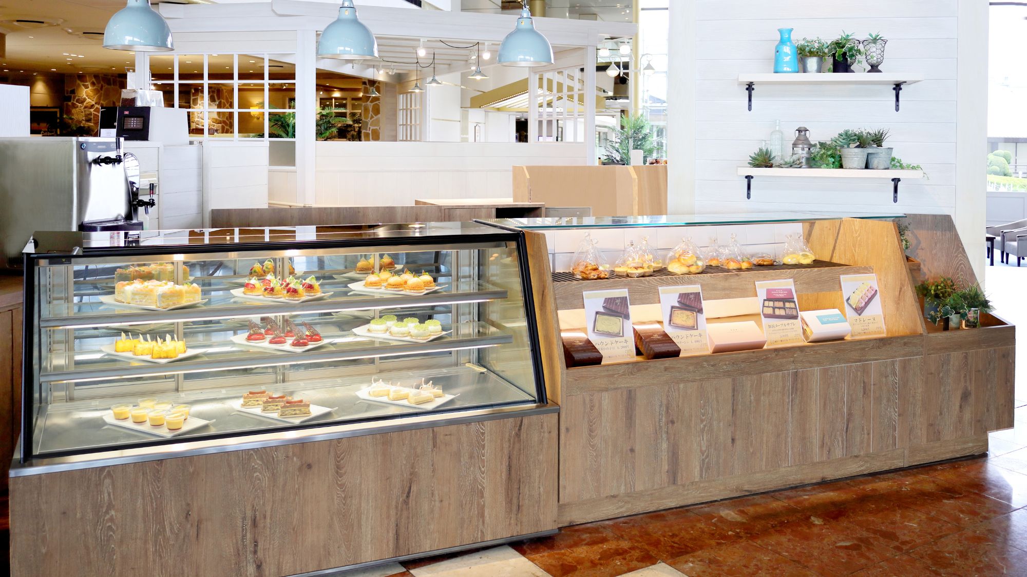パティスリー・ベーカリー・焼き菓子などを販売している「アトリエ カリフォルニア」