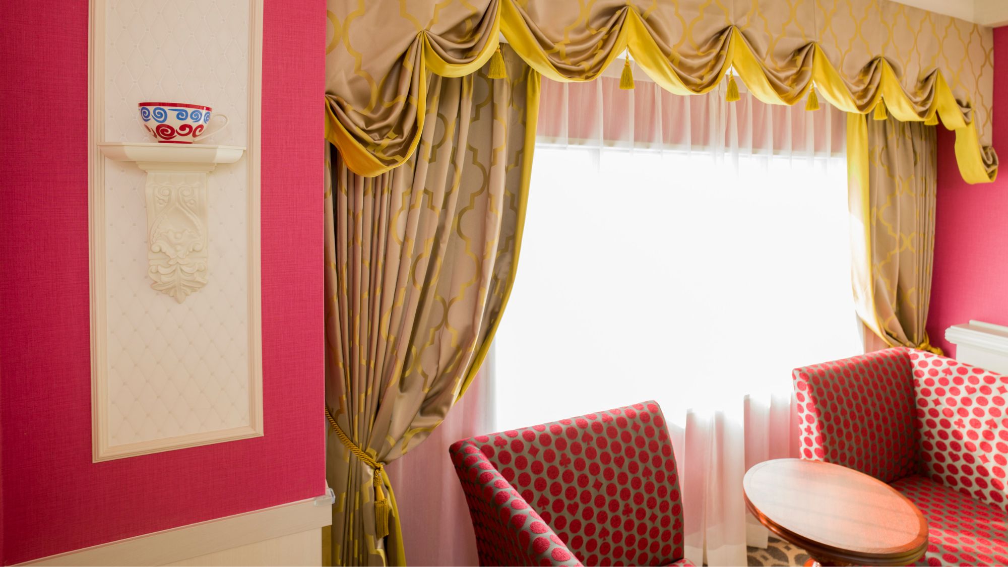 ワンダーキャッスルをイメージしたデザインのアイテムが