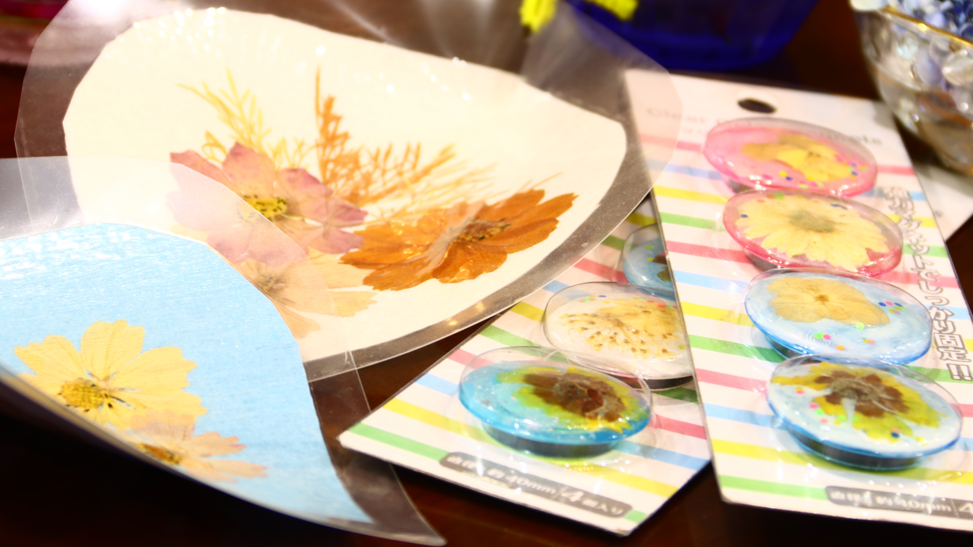 【売店】手作りの押し花作品も販売しております。