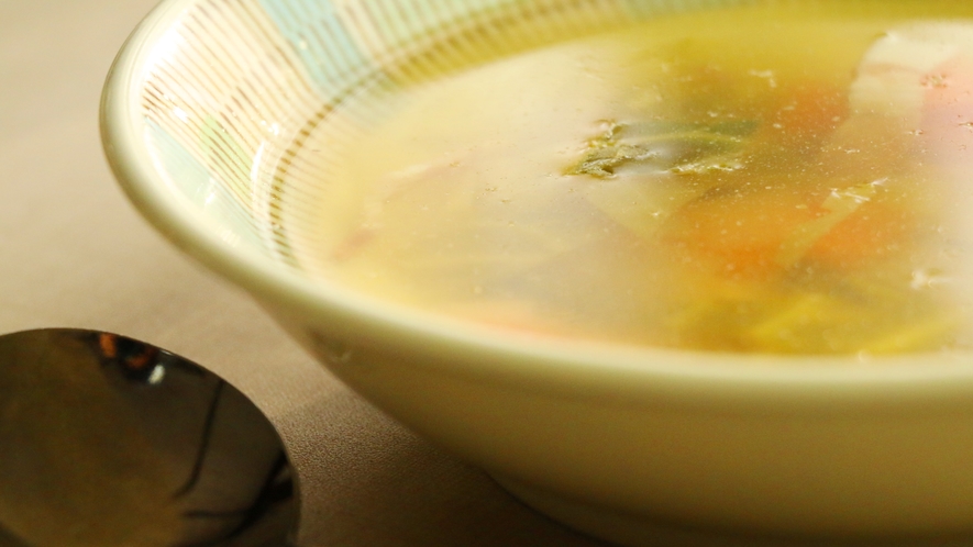 【夕食一例】具だくさんのあったかスープでほっこり。