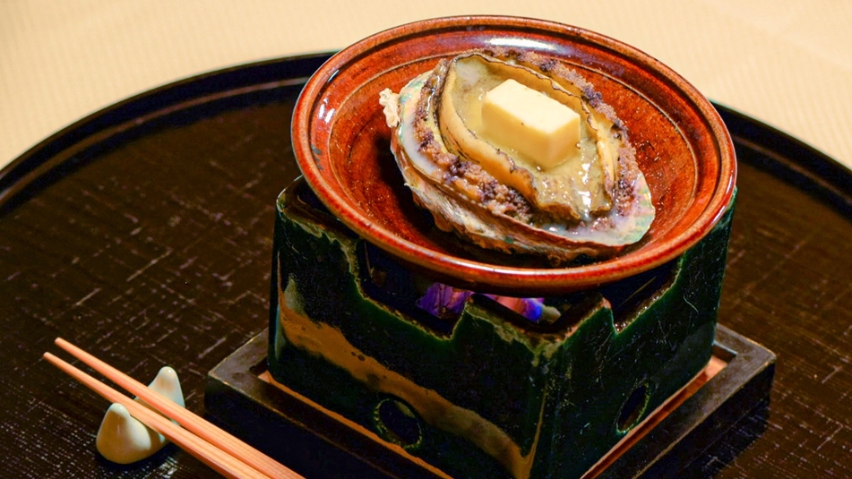 【基本＋選べるステーキ≪黒毛和牛or鮑≫】お部屋食◆ふきやのこだわり日本料理に贅沢一品｜1泊2食