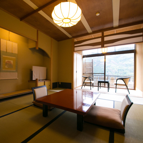 [Room: D type] * 10 A Japanese-style room with a pure Japanese style of tatami mats.