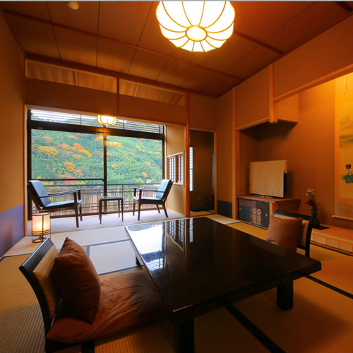 [Room: C type] * A relaxing Japanese-style room with a restroom.