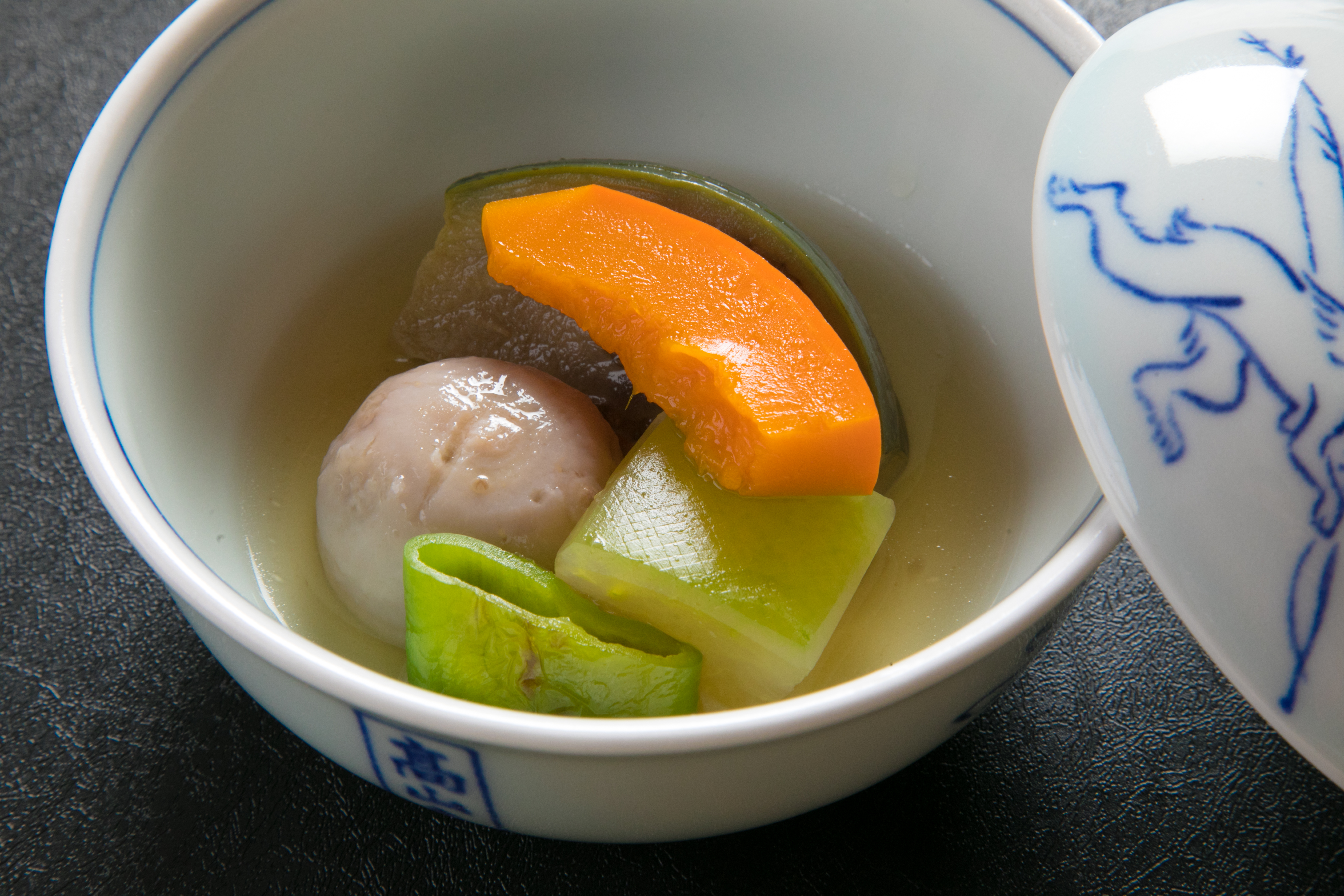 素材の持ち味を大切にした、やわらかな煮物