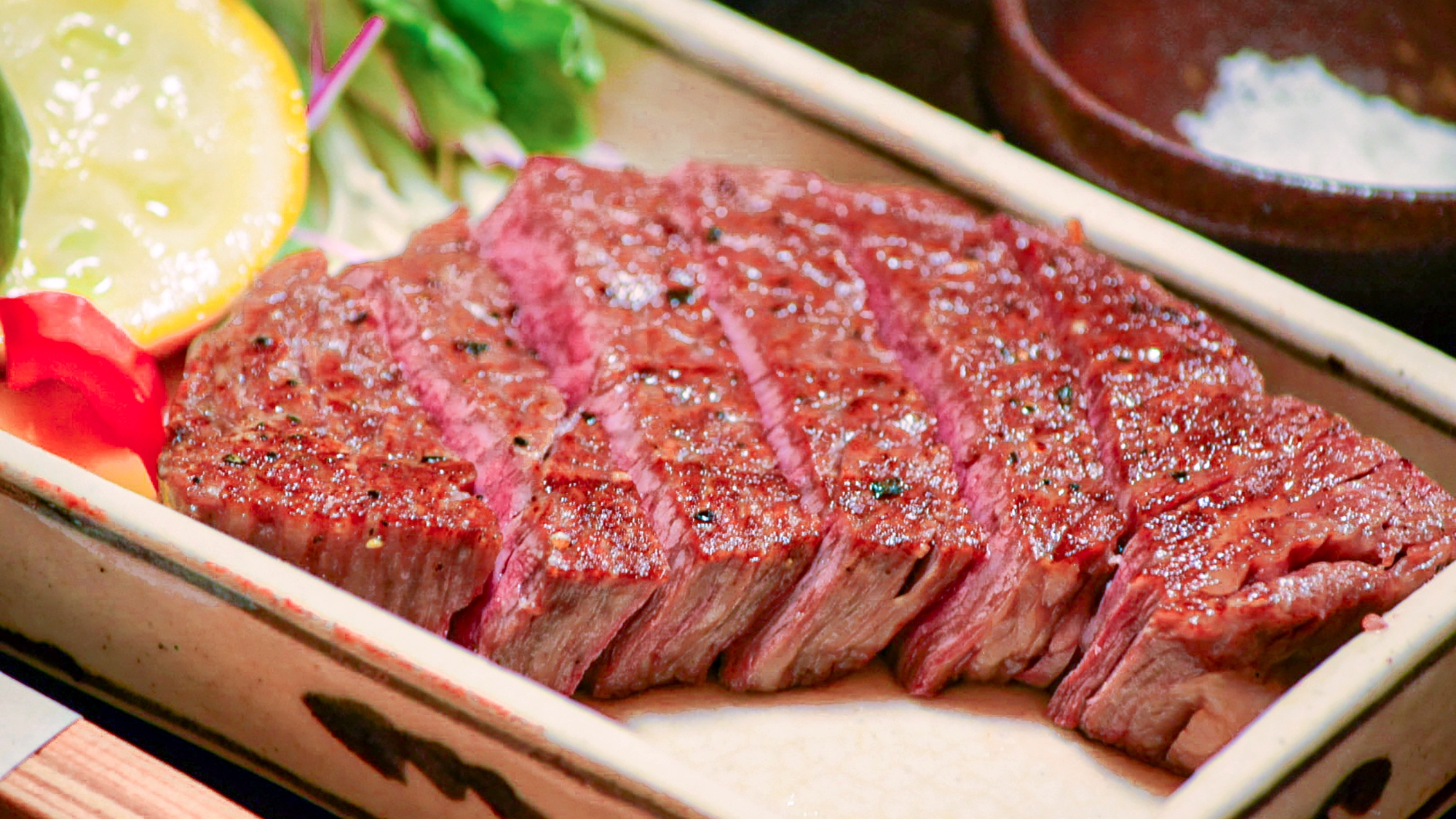 口に入れた瞬間旨味が広がる、黒毛和牛ステーキ