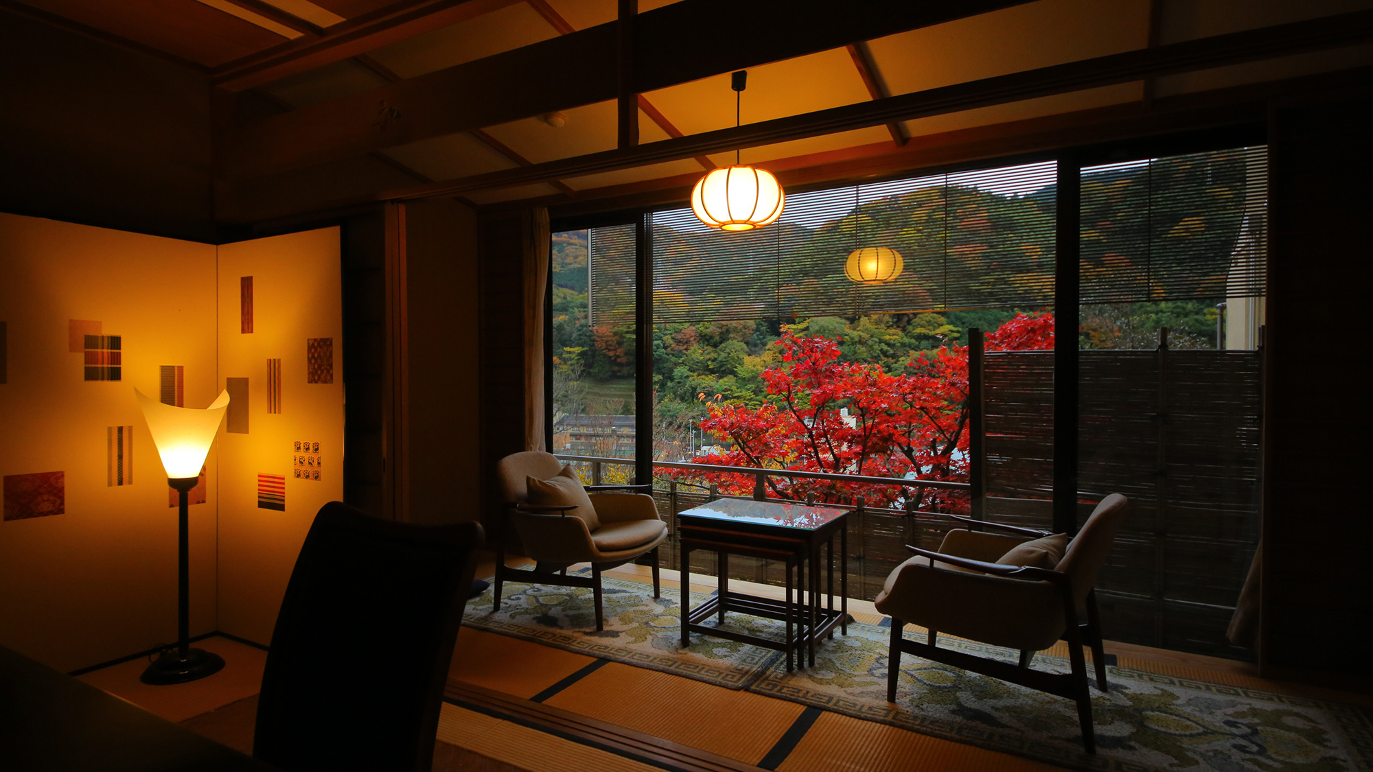 四季の美と和のしつらえが調和する、上質な寛ぎ空間