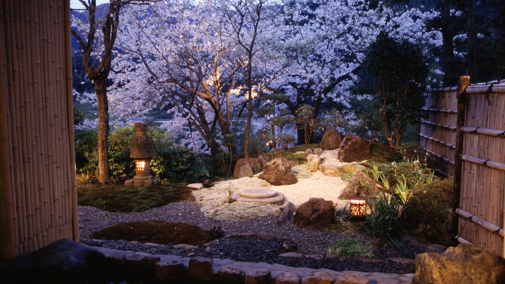 【1階露天風呂】湯河原の山々の四季がお楽しみください