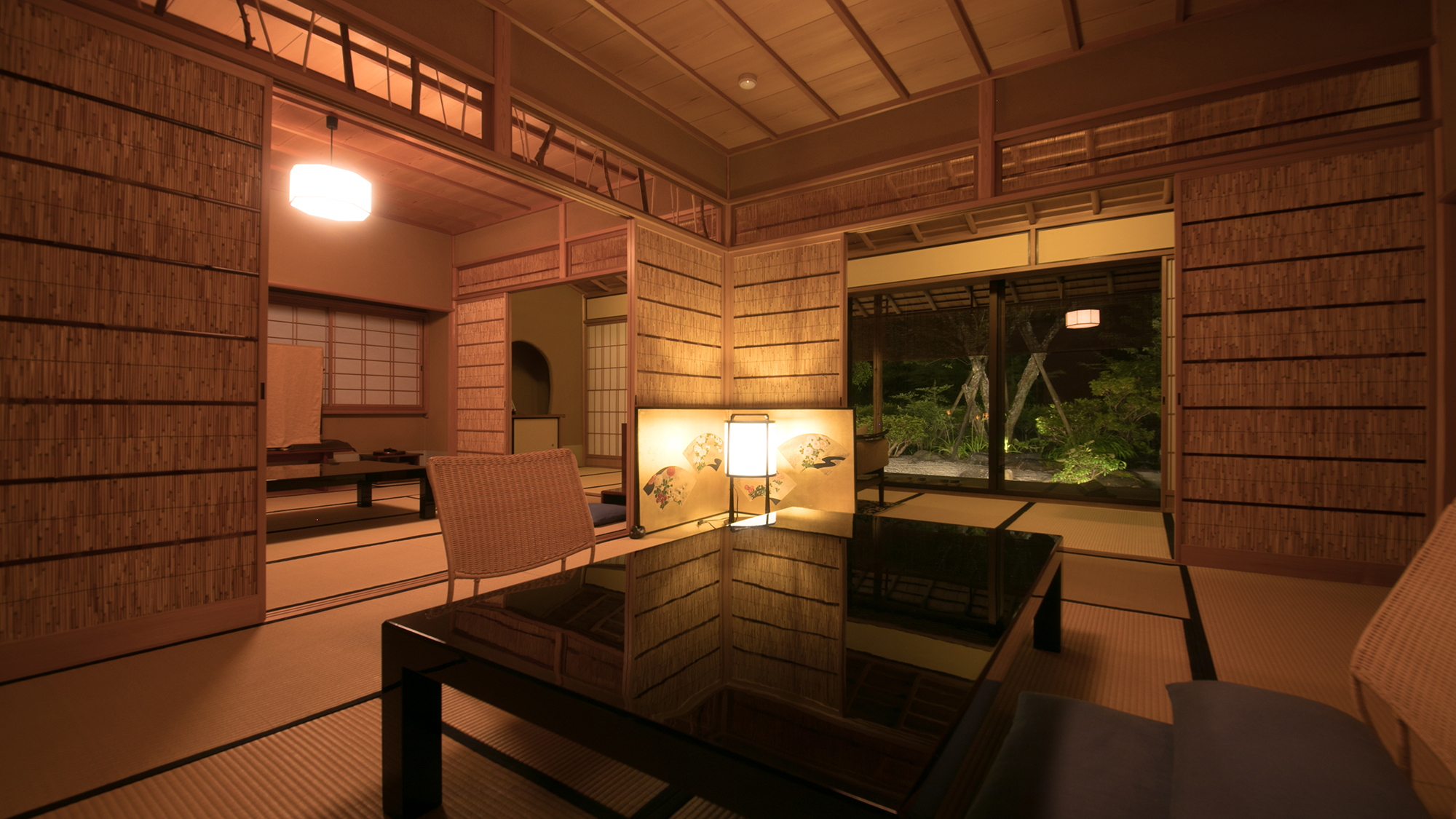 【貴賓室｜S】源泉内湯◆踏込＋庭園付10畳＋8畳＋広縁（74平米）