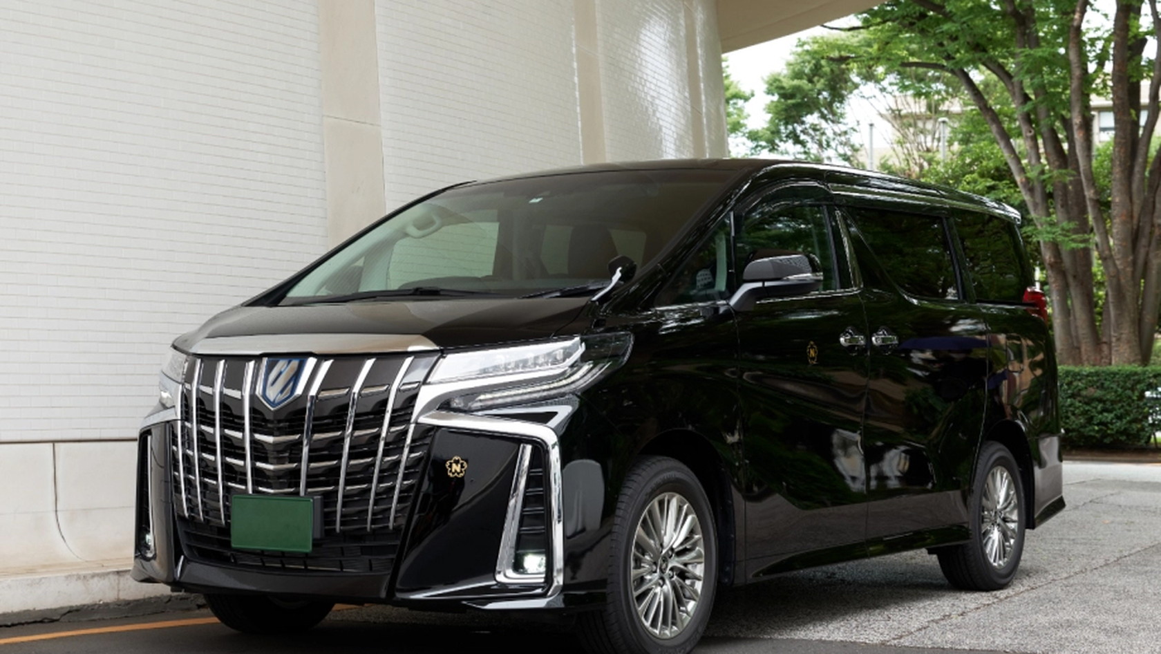 【ハイヤー】送迎ご希望のお客様は、お申し付けください。（6名様乗り）