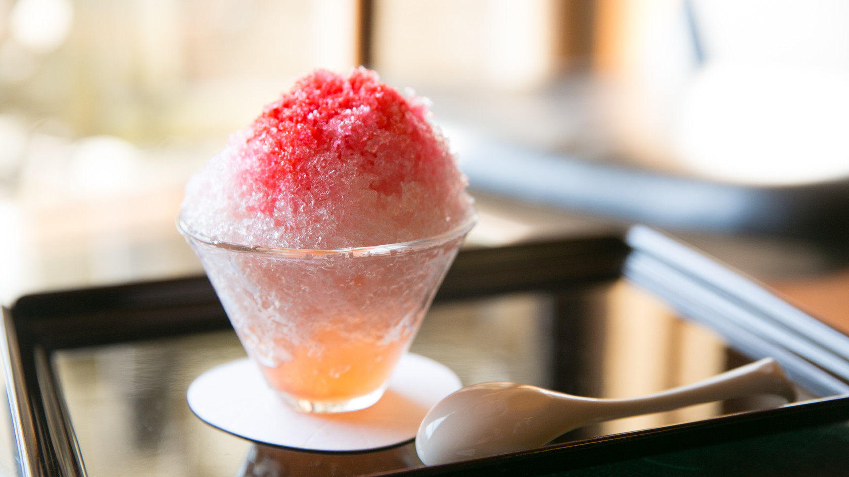湯上りサービスのかき氷季節に合わせてお部屋へお持ちいたします。