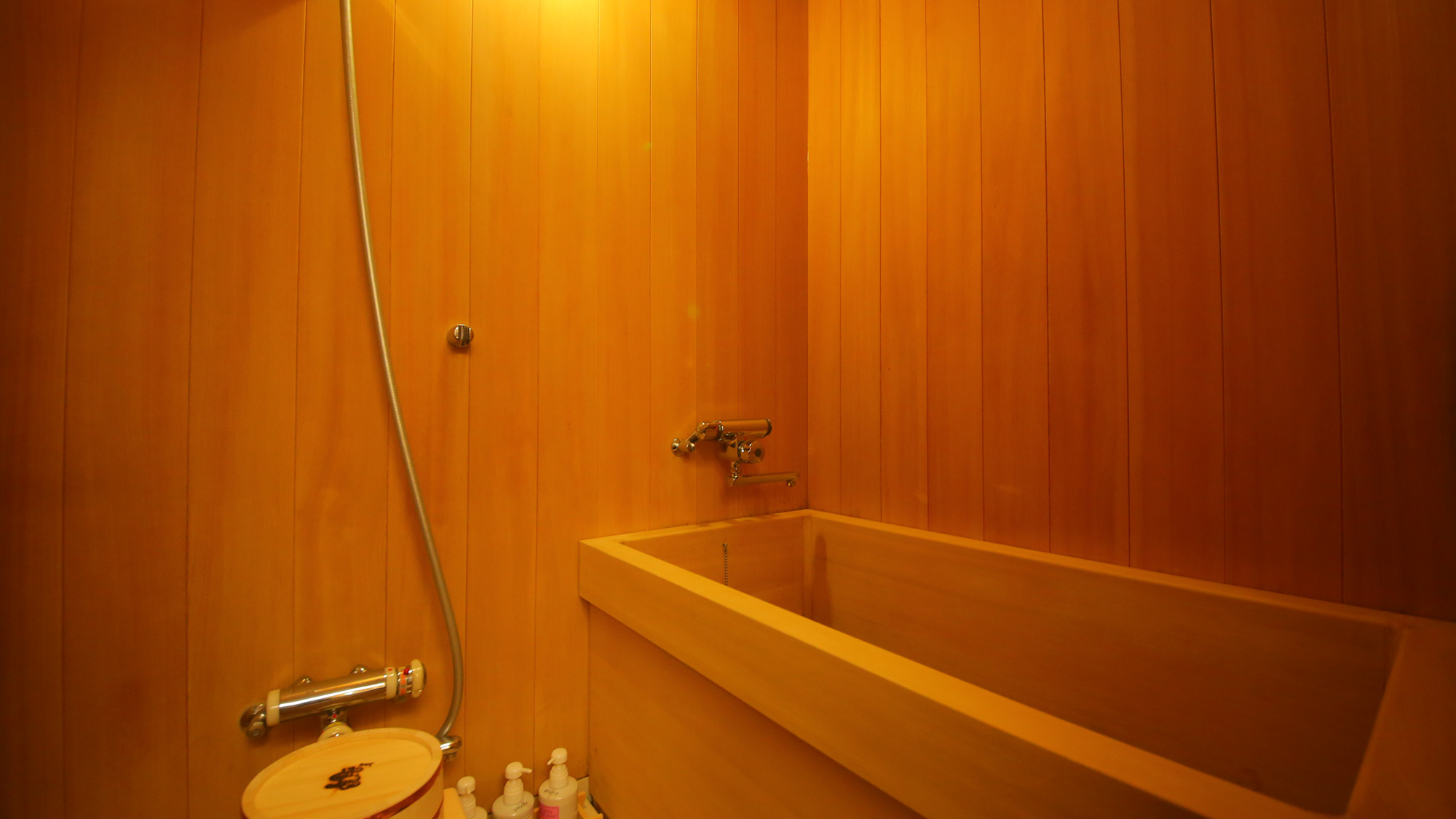 【標準客室｜D】檜の内風呂