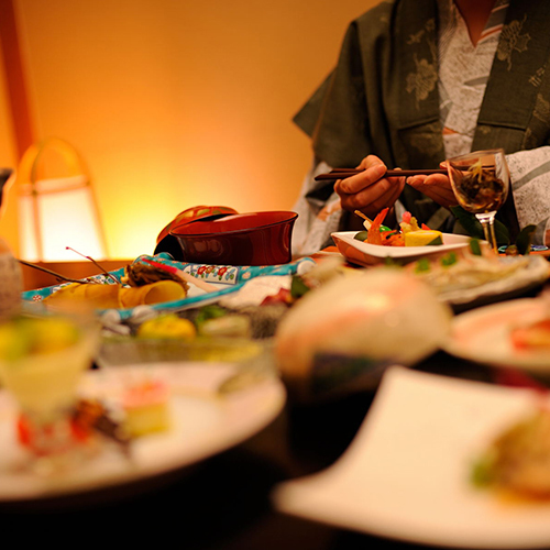 仙台黒毛和牛＆握り寿司付季節の会席膳　　