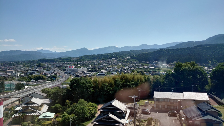 お部屋によってはご覧の景色が眺められます。