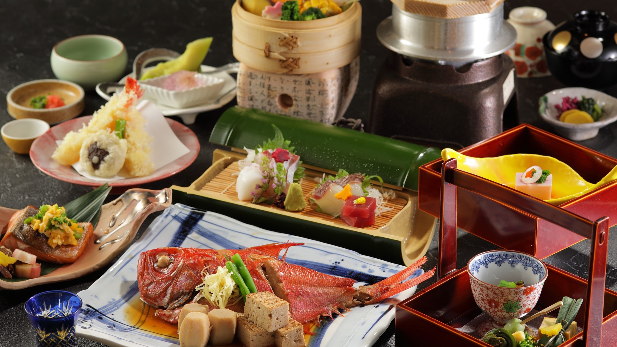 【1泊2食｜スタンダード】伊豆名物 金目鯛の煮つけと源泉使用の温泉蒸し料理の河内屋会席！