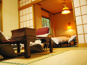 [Relaxing Japanese-style room and comfortable room with bed] Annex Japanese-style room 6 tatami mats + Western-style room 6 tatami mats