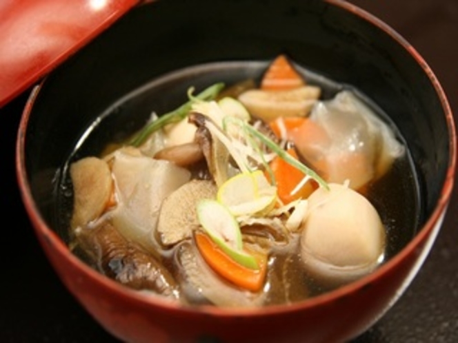 湯守のごちそう(旧:花巻蔵御膳) 春の献立の一例 野菜たっぷりのひっつみ汁