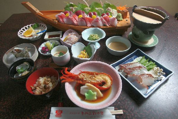 魚拓荘鈴木屋名物・金目鯛煮魚　を食べるコース◆舟盛、さざえの壺煮付♪