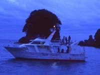 海ほたるクルージング ２０１１年夏　集合場所は海遊社　　夜７時４５分集合　乗船券を忘れないで！