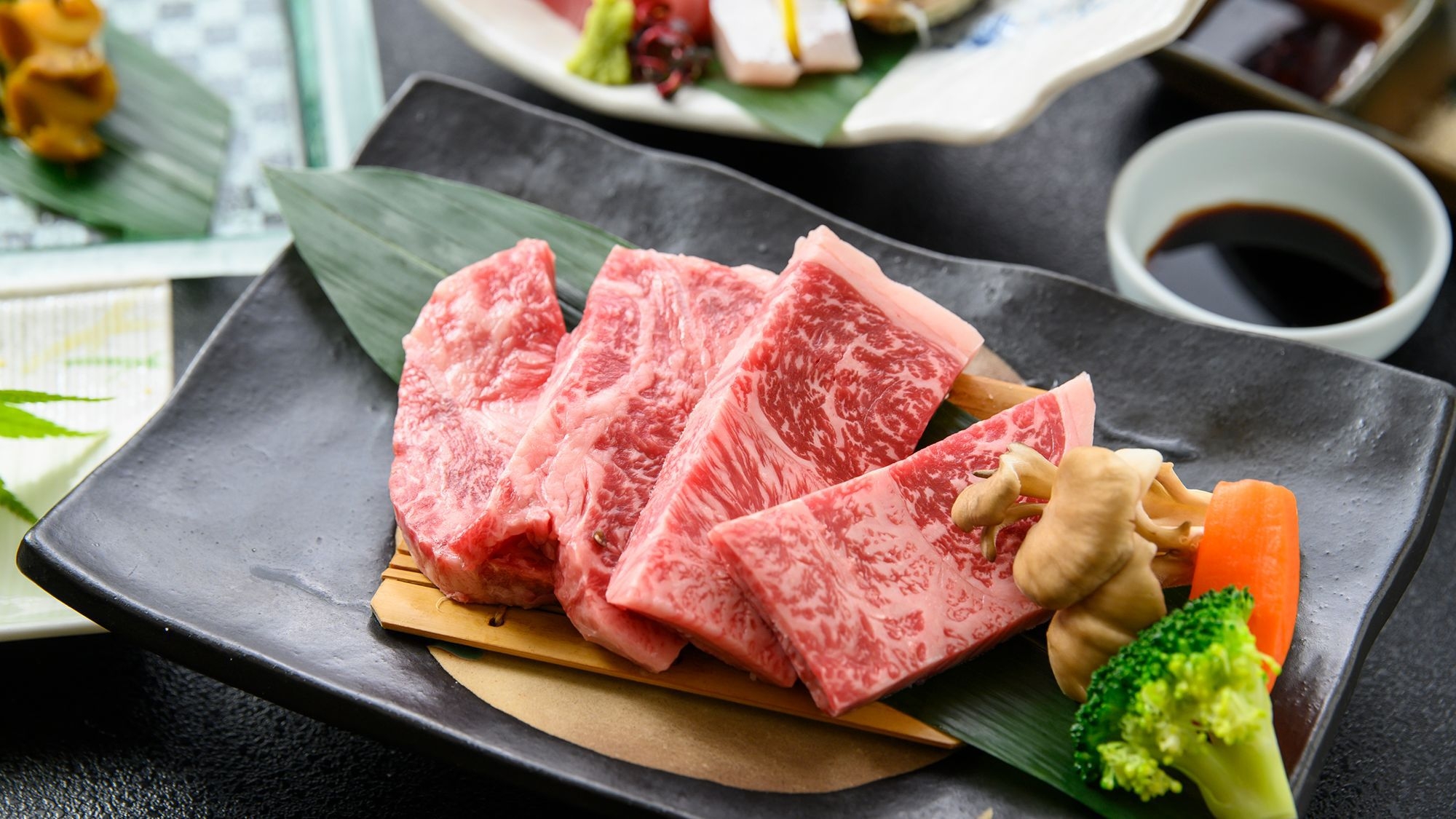 【基本会席】国産黒毛和牛のサーロインステーキと四季の味覚を贅沢に愉しむ（1泊2食）