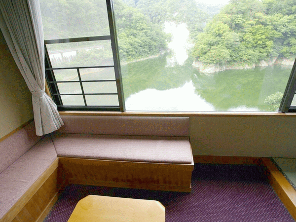 2nd floor Japanese-style room wide rim