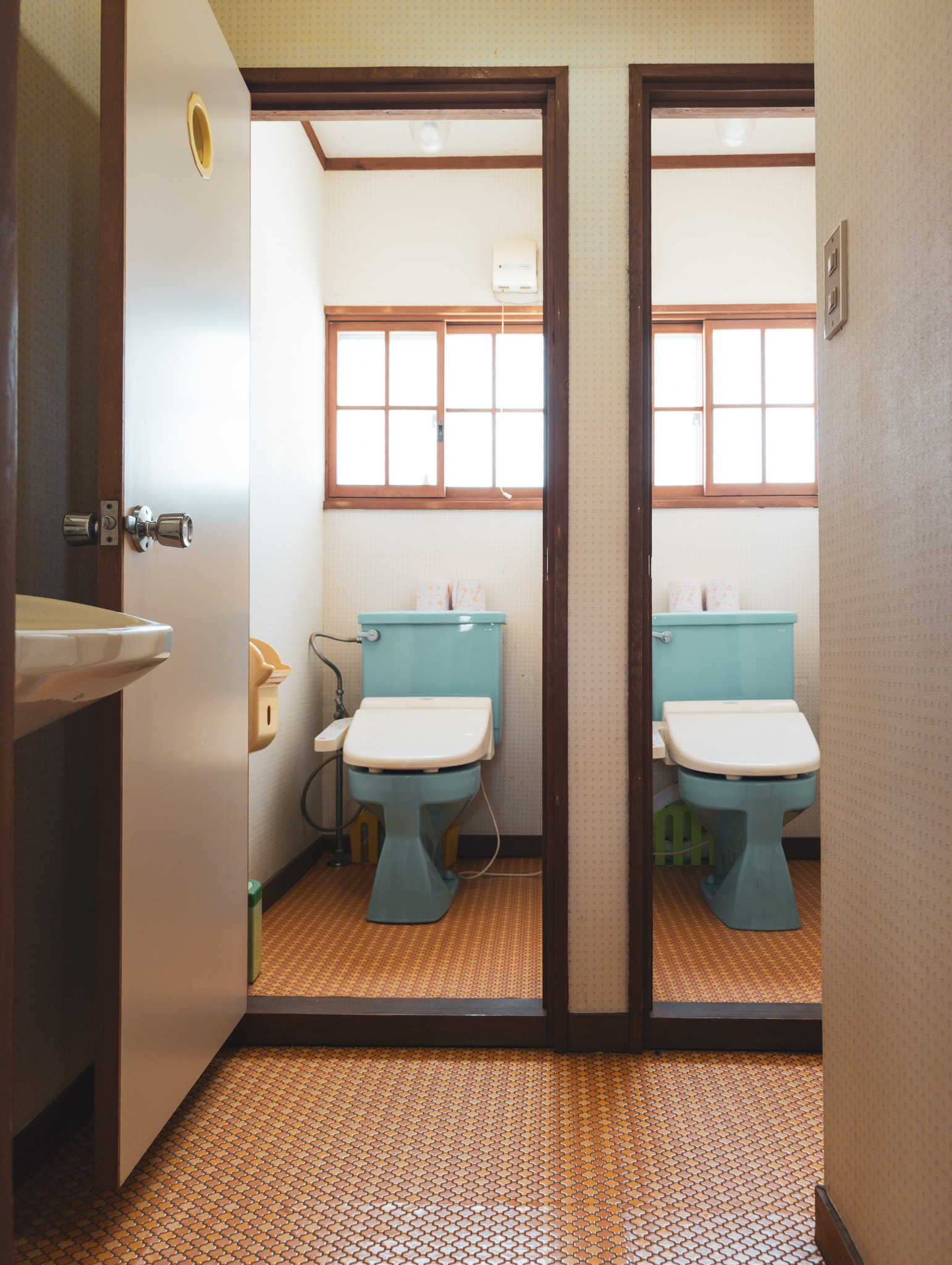 女性用共同御手洗