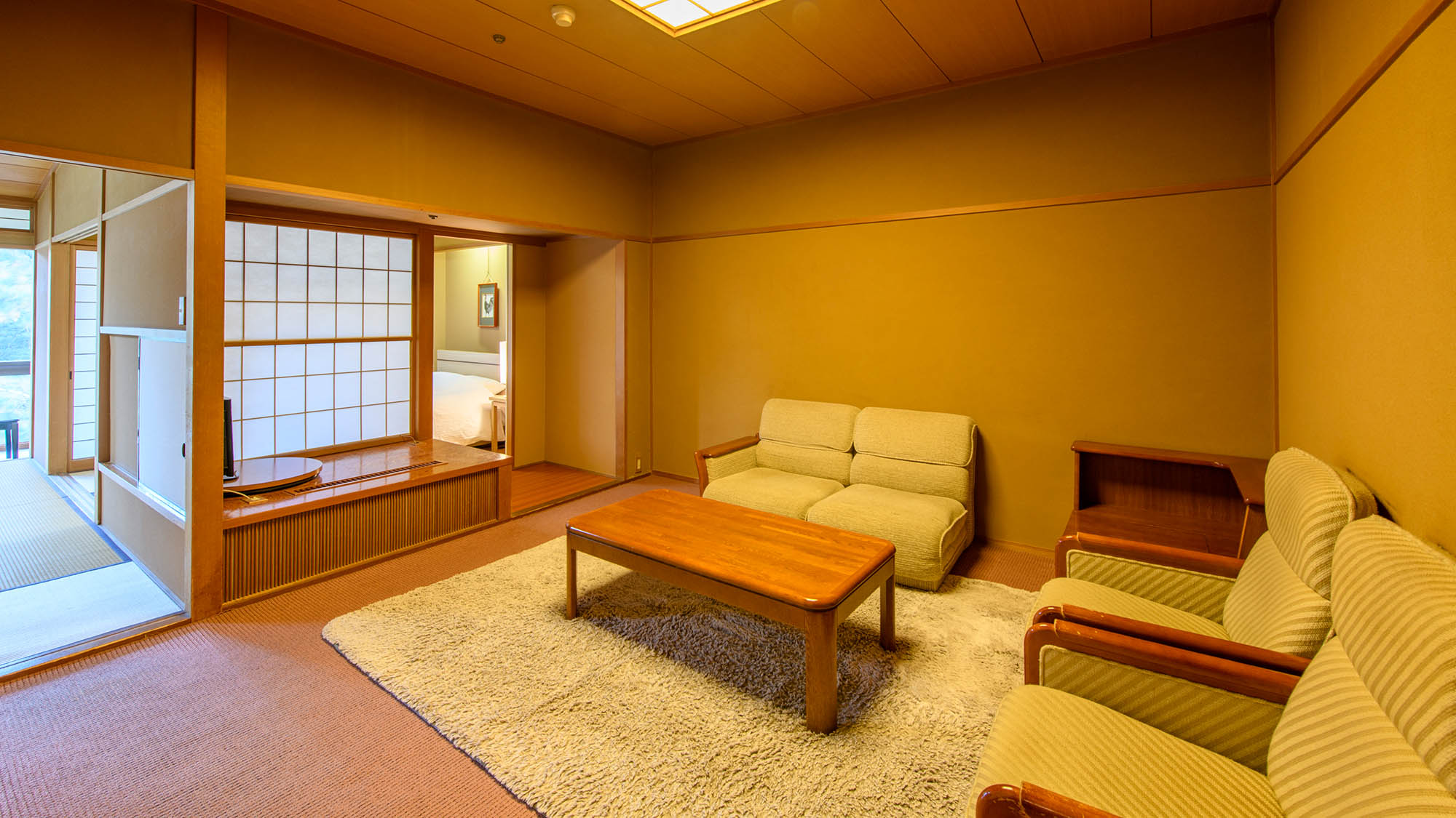 特別棟【秋の館・和洋室】10帖の和室+クイーンサイズベッド