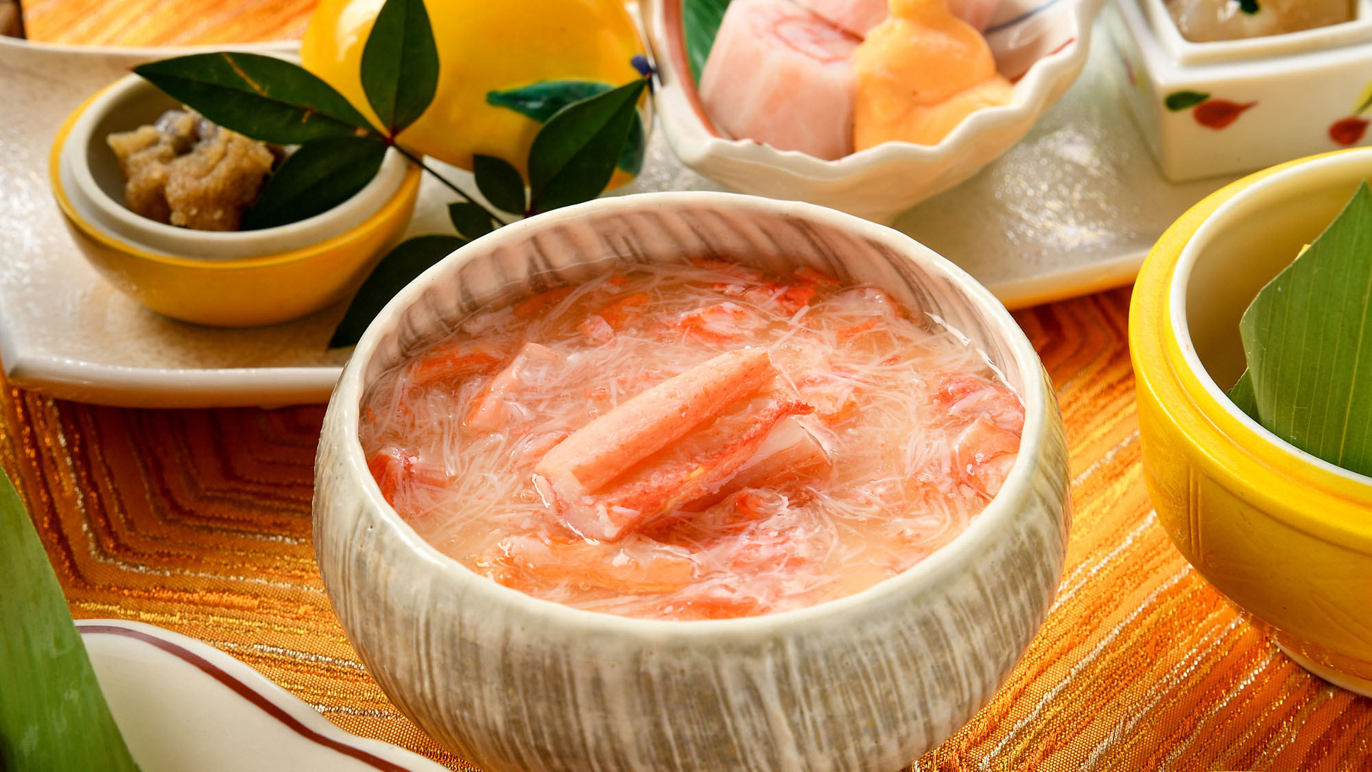 【蟹づくし】優しい味わいに心ゆるむ、冬にぴったりの逸品「茶碗蒸し蟹身の餡」