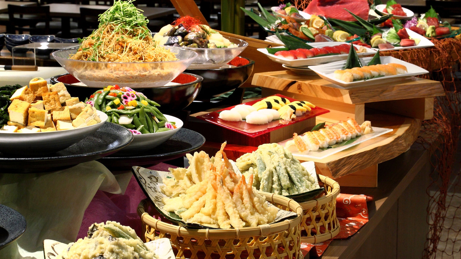 【春SALE】楽しさ全開温泉リゾート 1泊2食付 基本バイキングプラン（チケットなし）
