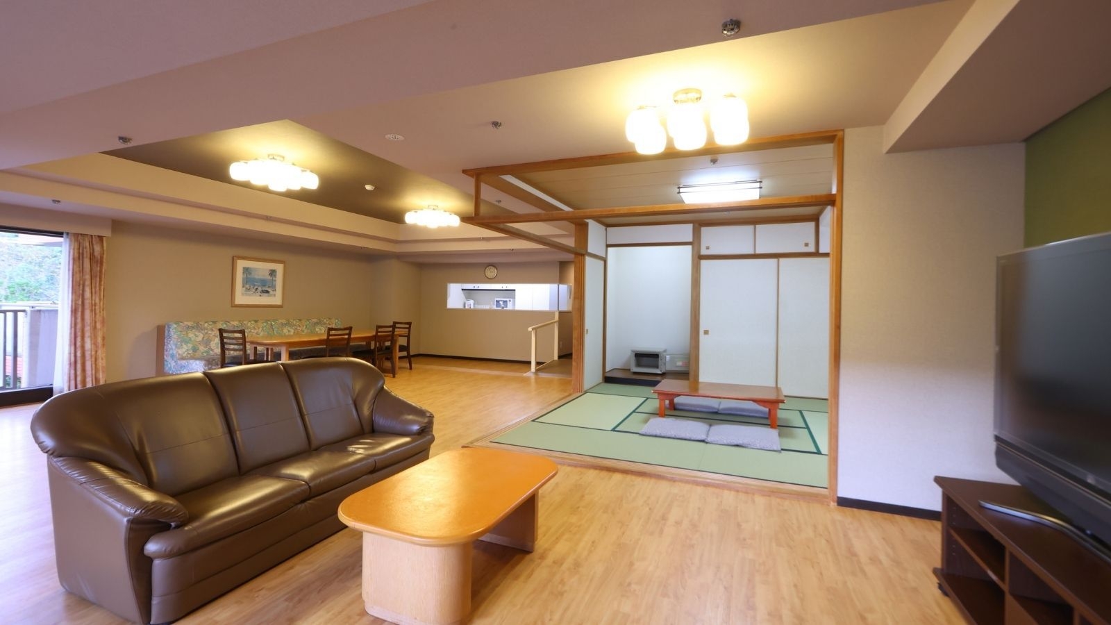 【早期割60】★最大20％お得★1泊2食付き★広いお部屋で過ごそう〜120㎡の和洋室