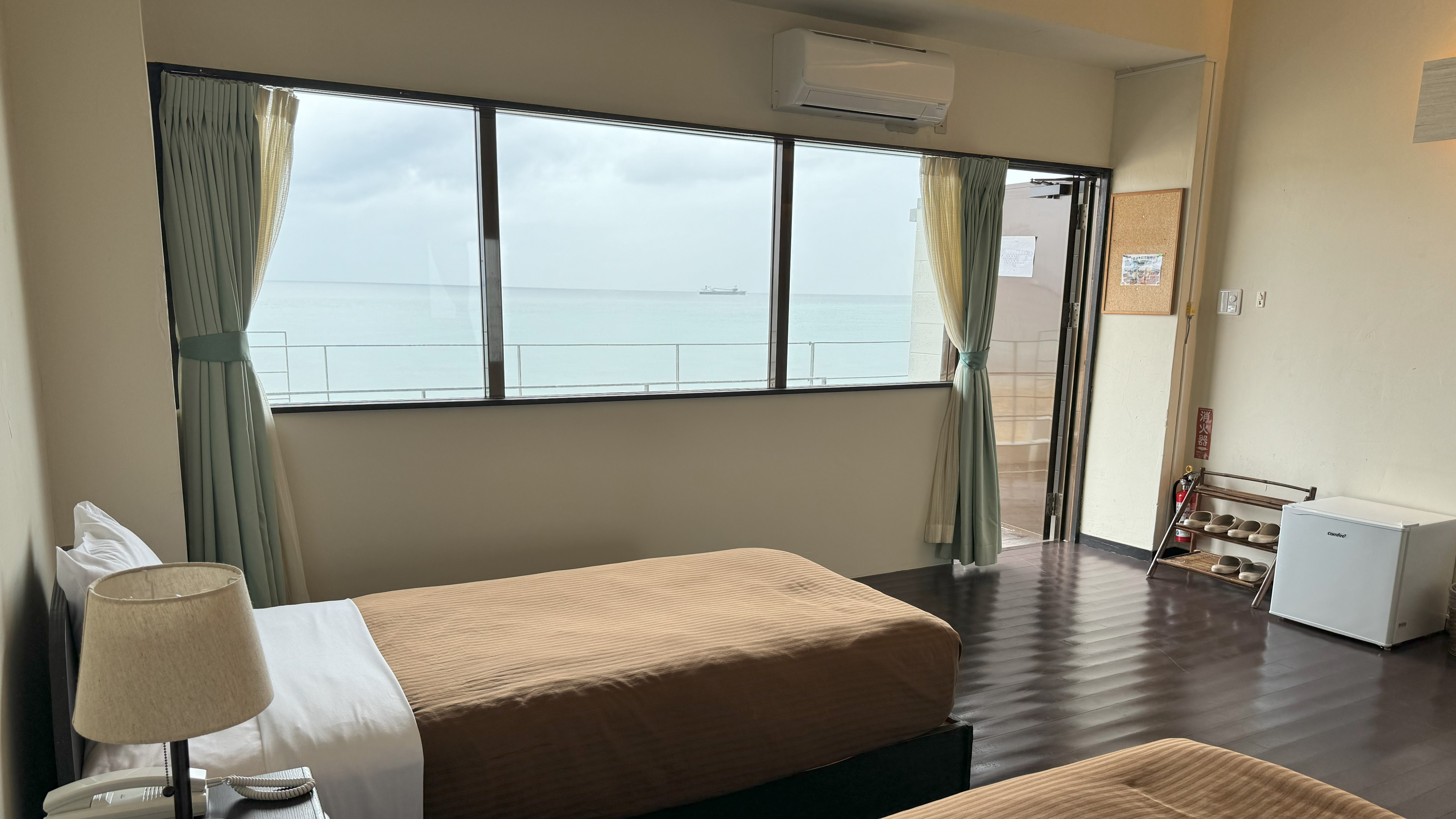 [ホテル棟]　洋室オーシャンビュー１-３のお部屋　2024.3