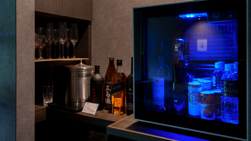 【STRINGS】プレミアムフロア専用サロンのフリードリンク