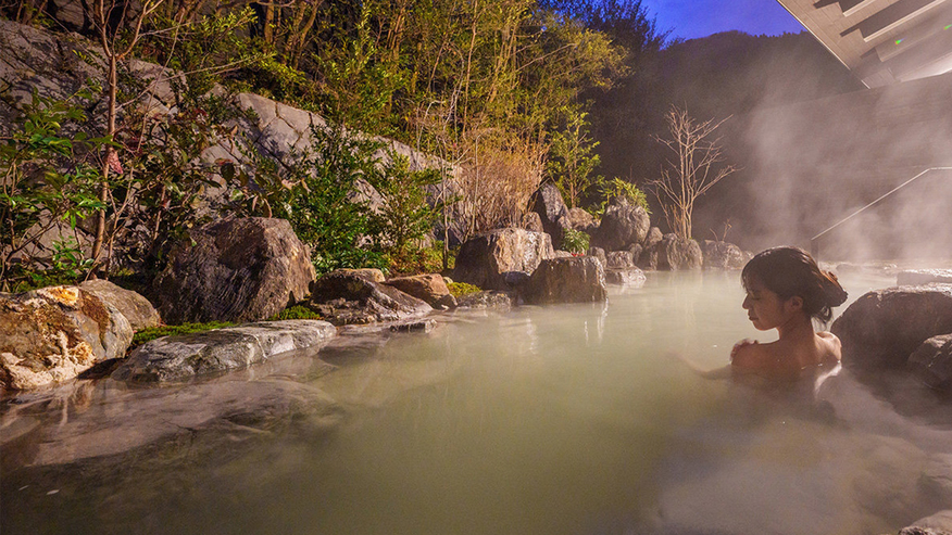 【麒麟の湯】大浴場(露天)