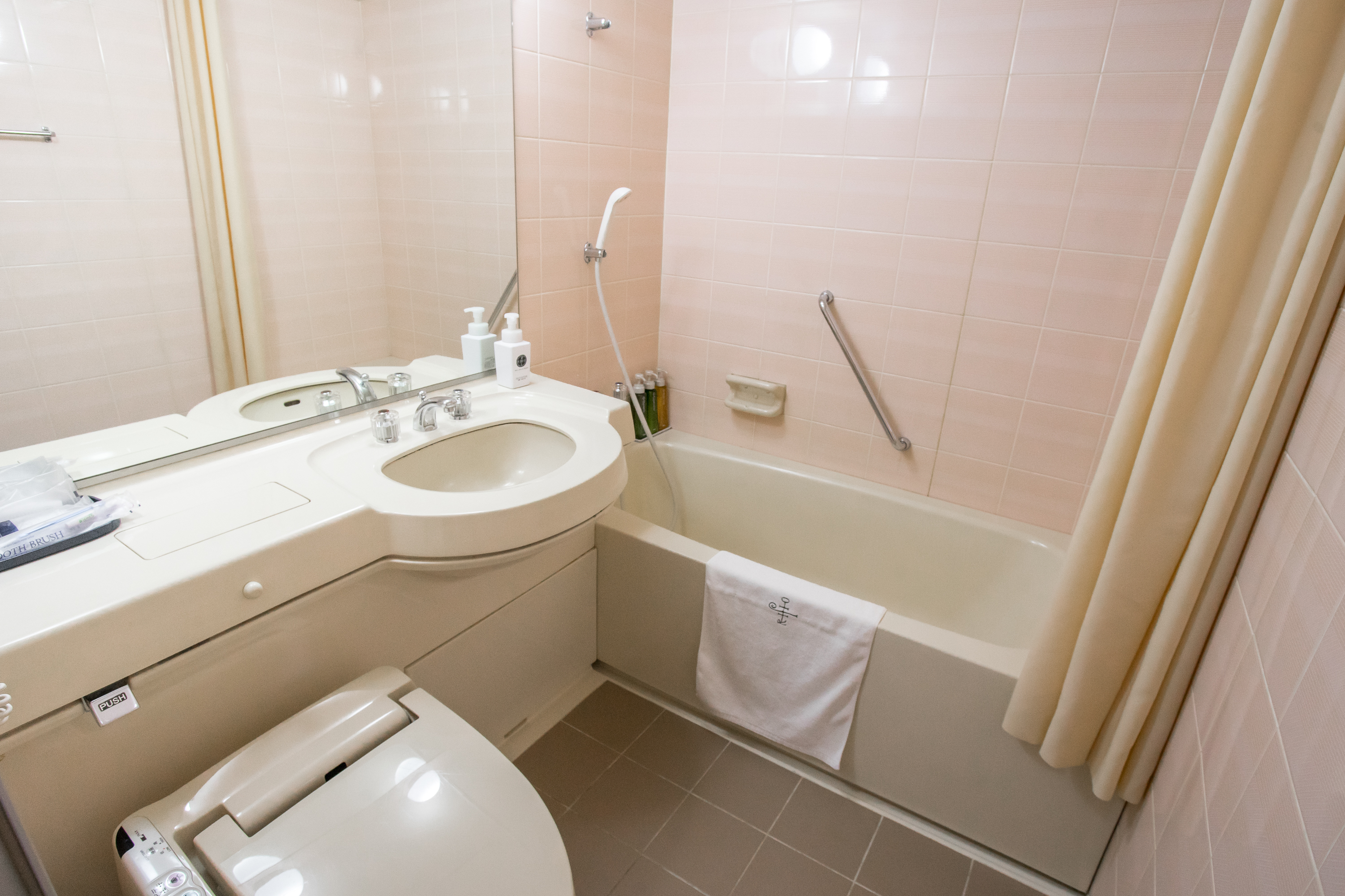 客室：ユニットバス