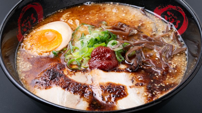 【食事】ごくまるとんこつ　※当館1階にあるラーメン店のメニューです