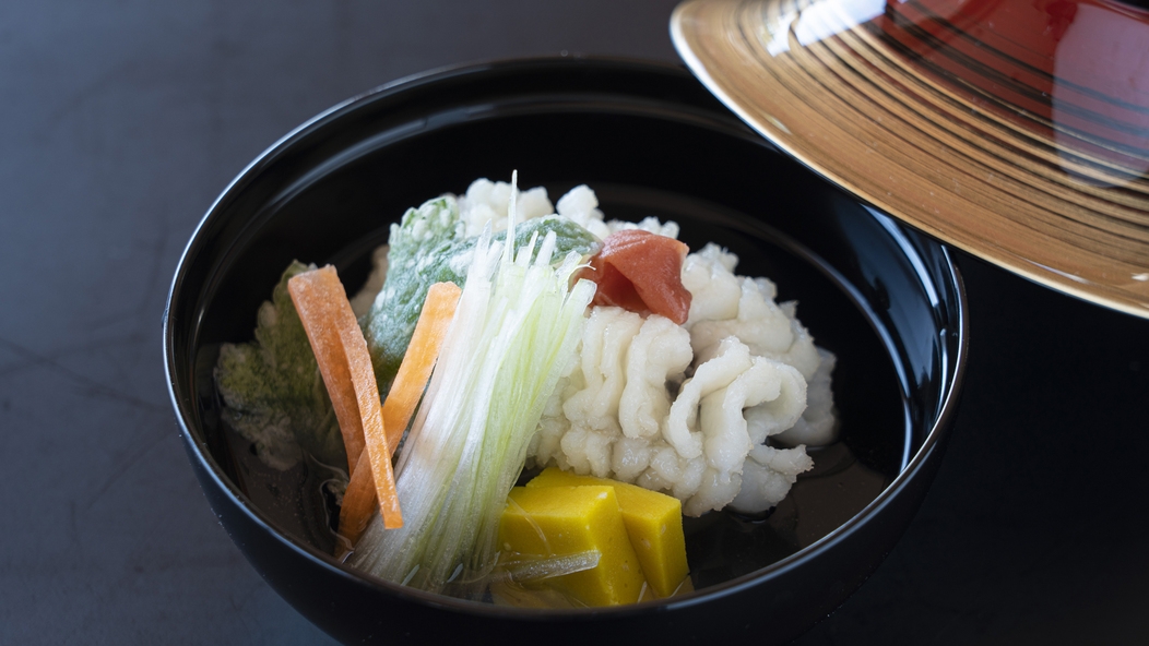☆【1泊2食付！夏季限定】これからの季節が旬！絶品「活ハモ特別会席」〜こだわりオニオンスープの鱧旨鍋