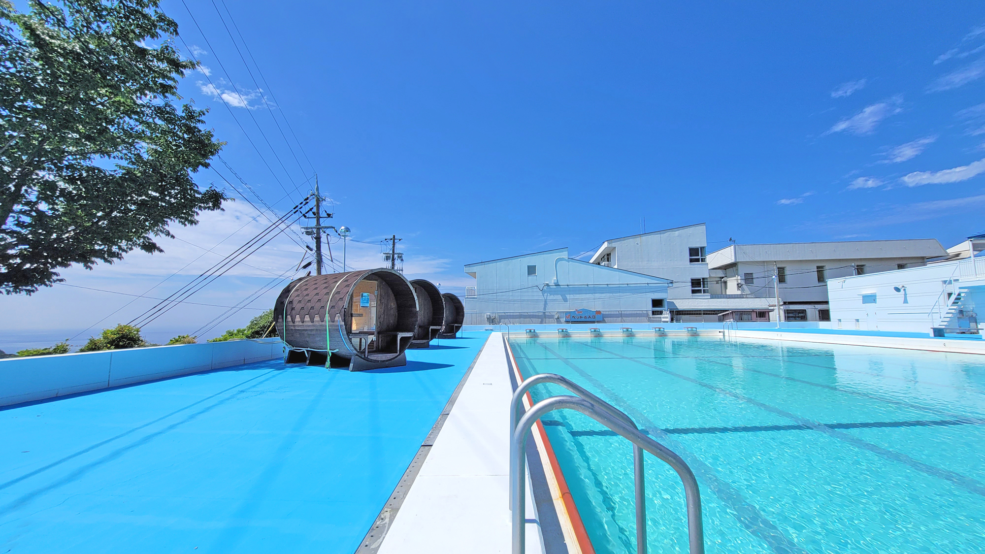 プール（宿泊者無料）
