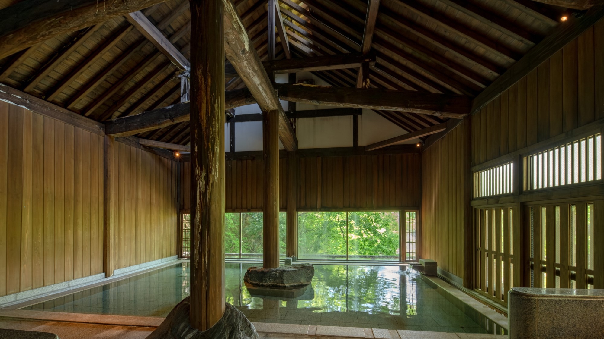 【秋の大感謝祭★ハイランク客室がお得】一般客室と同料金！最大4千円割引♪飲み放題付基本会席／5室限定