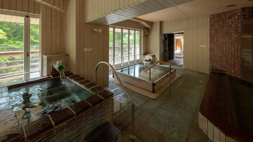 【大浴場「奥利根八湯」】館内で15の湯巡りをお楽しみいただけます。