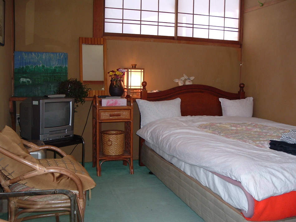 Japanese-Western style room, 6 tatami mats, semi-double room, 1