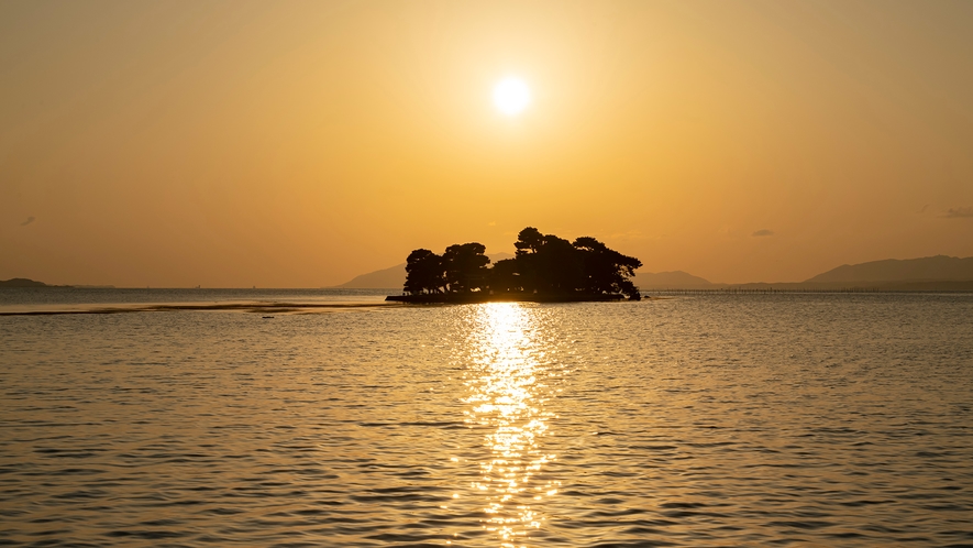 時が経つにつれ様々に表情を変える宍道湖の夕景の美しさは絶景です