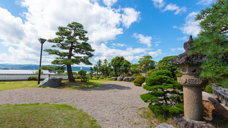 「水の都 松江」を象徴する宍道湖のほとり佇む当館で 優美な美しさを心ゆくまでご堪能ください